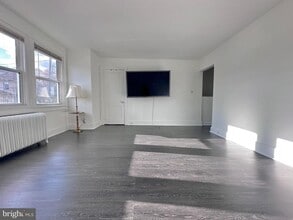 411 Burmont Rd in Drexel Hill, PA - Building Photo - Building Photo