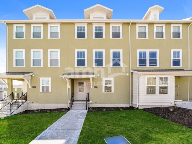 property at 6037 W Copperhawk Dr