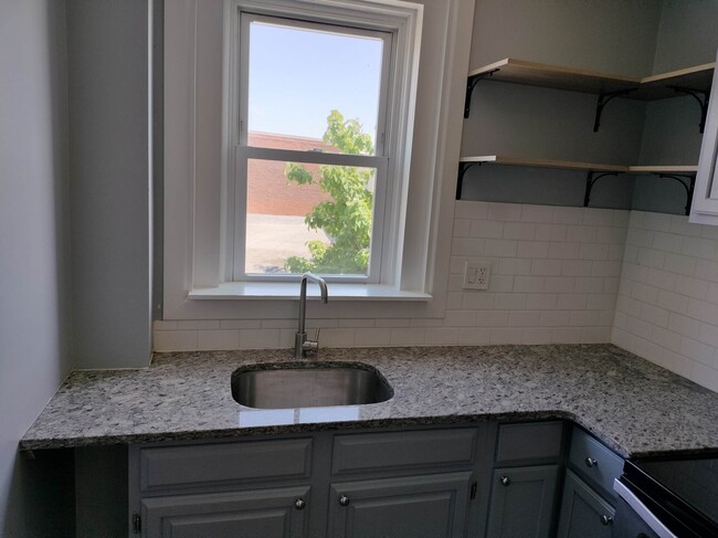 3269 Kensington ave, Unit 2nd Floor in Philadelphia, PA - Foto de edificio - Building Photo