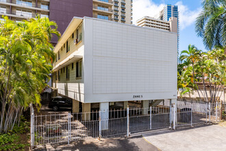 437 Namahana St in Honolulu, HI - Building Photo - Building Photo