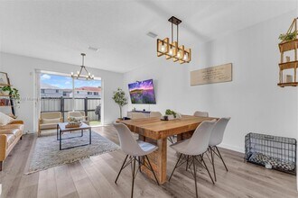 21245 NE 8th Pl in Miami, FL - Building Photo - Building Photo