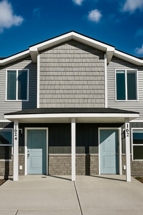 1624 Hannah Ln in Blackfoot, ID - Building Photo