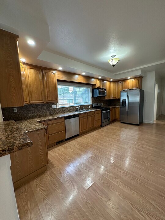 123 Euclid Ave in San Leandro, CA - Building Photo