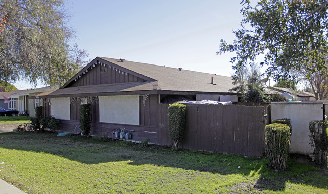 1018 Sycamore Ct in Upland, CA - Building Photo - Building Photo