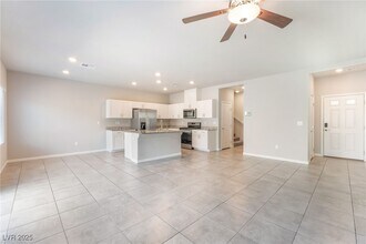 3760 Seyfert Ave in North Las Vegas, NV - Foto de edificio - Building Photo