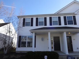 4676 Trumhall Dr in Grove City, OH - Building Photo