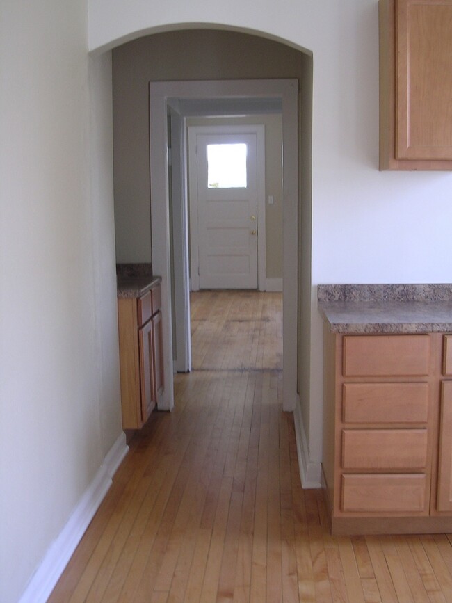 3349 N Holton St-Unit -3349 in Milwaukee, WI - Building Photo - Building Photo