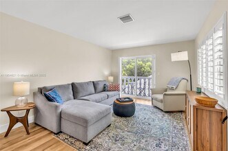 1150 Madruga Ave in Miami, FL - Building Photo - Building Photo