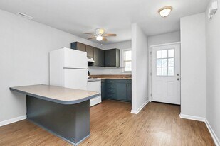 4220 Castleton Rd in Charlotte, NC - Building Photo