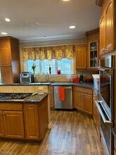 521 Pleasant Valley Way in West Orange, NJ - Building Photo - Building Photo