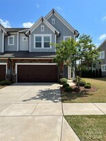 9735 Briarwick Ln in Charlotte, NC - Building Photo