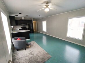 9 Deerwood Park, Unit J61 in Centralia, IL - Building Photo - Building Photo