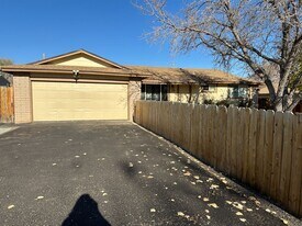 25 E Janere Ct in Spanish Springs, NV - Building Photo