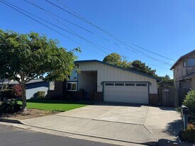 3417 Lodge Dr in Belmont, CA - Building Photo