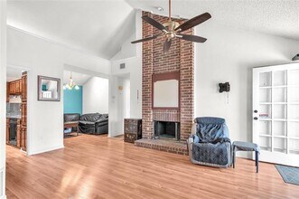 2135 Rose Cliff Ln in Carrollton, TX - Building Photo - Building Photo