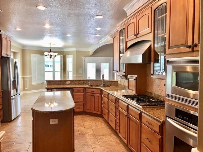 property at 6811 FM 521 Rd