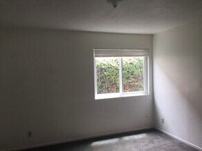 6709 Trigo Rd in Goleta, CA - Building Photo - Building Photo