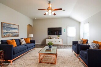 1110 Shadow Glenn Dr in Conroe, TX - Building Photo - Building Photo