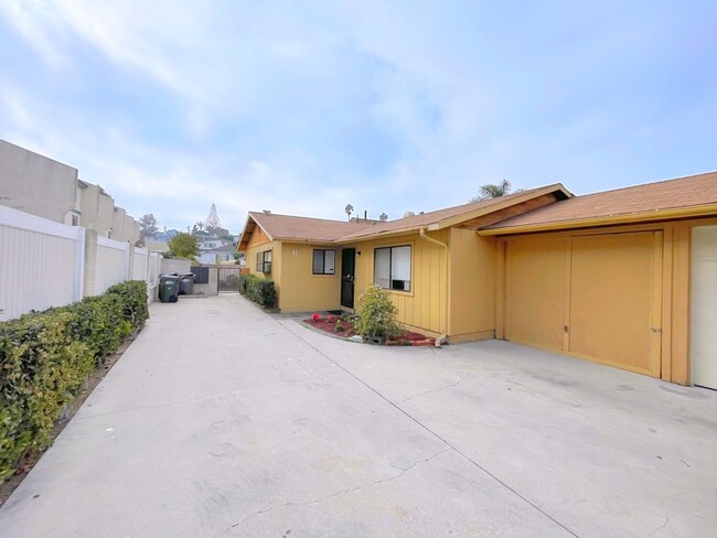 2418 Clark Ln in Redondo Beach, CA - Building Photo - Building Photo