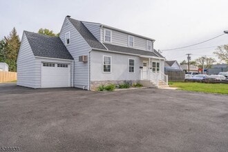 2429 Vauxhall Rd in Union, NJ - Building Photo - Building Photo