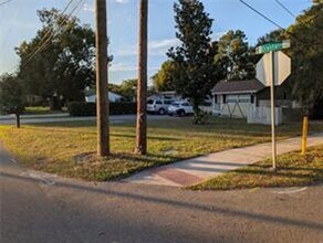 3749 Crystal St in Gotha, FL - Foto de edificio - Building Photo