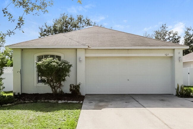 927 Brenton Leaf Dr in Ruskin, FL - Foto de edificio - Building Photo
