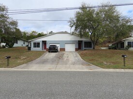 127 Sunnyside Dr in Clermont, FL - Building Photo