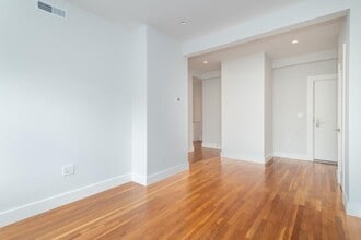 15 Forest St, Unit 3 in Cambridge, MA - Building Photo - Building Photo