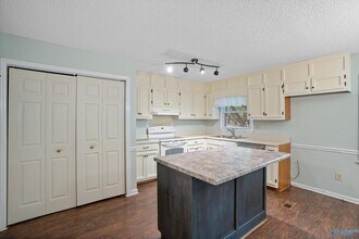 132 Whisperwood Ln in Madison, AL - Building Photo - Building Photo