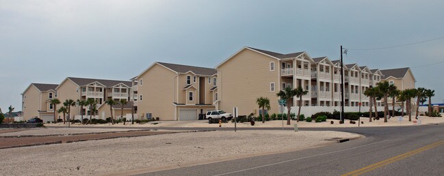Breezeways of Encantada in Corpus Christi, TX - Building Photo - Building Photo
