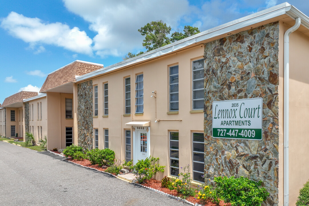 Lennox Court Apartments in Clearwater, FL - Building Photo