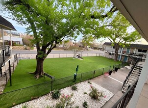 District 53 in Austin, TX - Foto de edificio - Building Photo