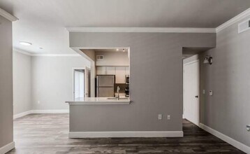 19100 Glenwest Dr in Friendswood, TX - Building Photo - Building Photo