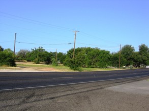 1307 Mineral Wells Hwy in Weatherford, TX - Building Photo - Building Photo