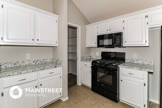8113 Greer Way in Oklahoma City, OK - Building Photo - Building Photo