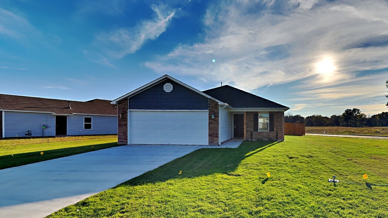 11604 S 274th E Ave in Coweta, OK - Building Photo