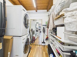 1632 SW 28th Ave in Fort Lauderdale, FL - Foto de edificio - Building Photo