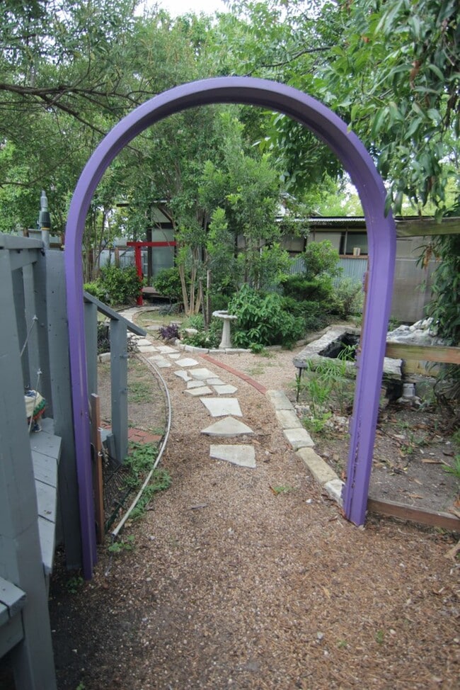 1045 Rosemont St, Unit Charming Casita