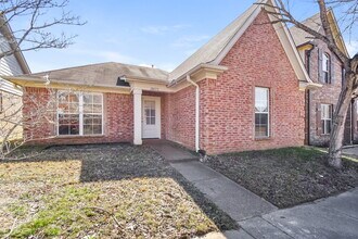 10173 Evening Hill Dr in Memphis, TN - Building Photo - Building Photo