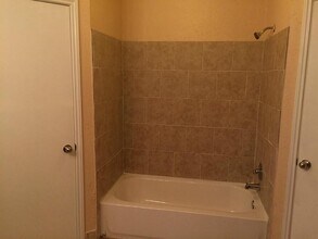 16826 Rippling Mill Dr in Sugar Land, TX - Building Photo - Building Photo