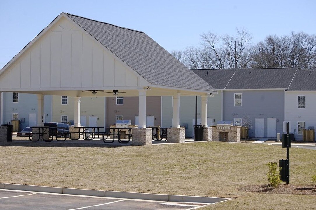 622 Davis St in Gainesville, GA - Building Photo
