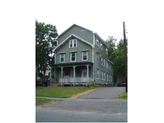 296 N Pleasant St in Amherst, MA - Building Photo