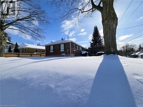 89 Elgin St N in Cambridge, ON - Building Photo - Building Photo