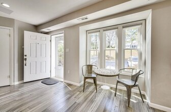 5338 Anchor Ct in Fairfax, VA - Foto de edificio - Building Photo