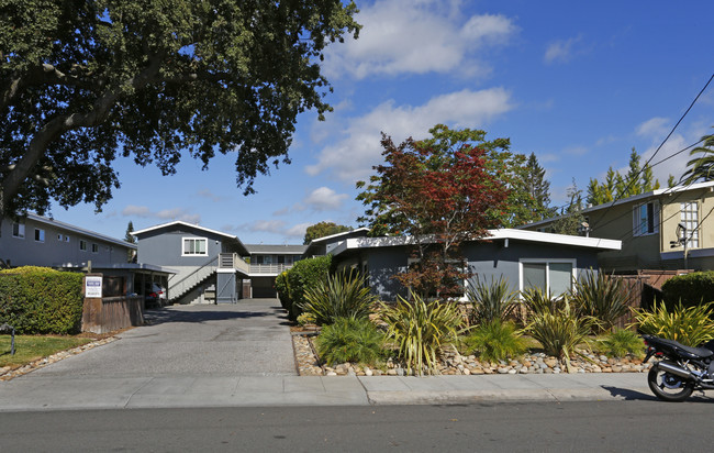 Greentree Apartments in Palo Alto, CA - Building Photo - Building Photo