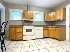 815 W Walnut St in Kalamazoo, MI - Building Photo - Building Photo