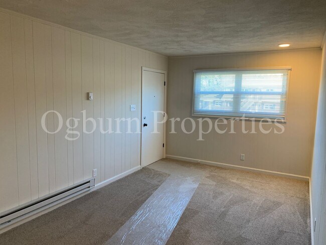 215 Mayberry Ave in Mount Airy, NC - Building Photo - Building Photo