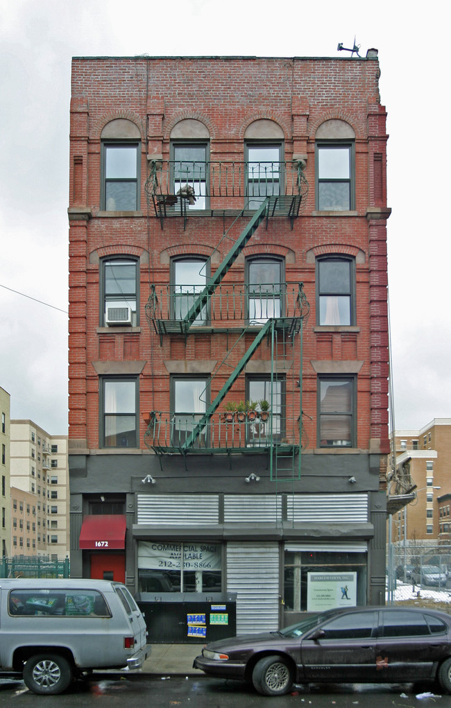 1672 Park Ave in New York, NY - Foto de edificio - Building Photo