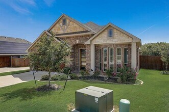 514 Zinnia Lp in Midlothian, TX - Building Photo - Building Photo
