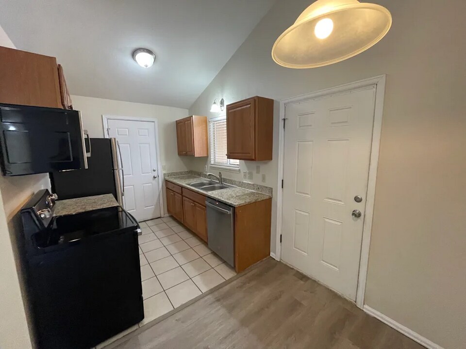 19383 E Buchanan Pl in Aurora, CO - Building Photo